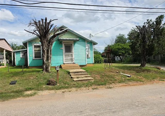 29th image of 1510 A St, Floresville, TX 78114 | MLS# 2002685