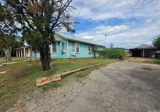 5th image of 1510 A St, Floresville, TX 78114 | MLS# 2002685
