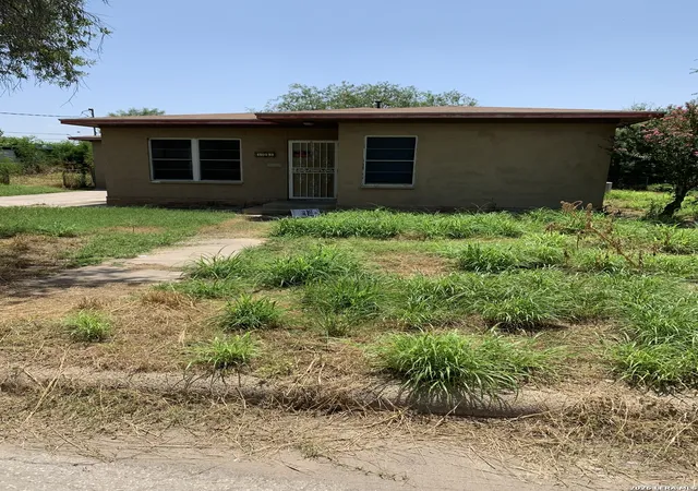 1st image of 103 S 12th, Carrizo Springs, TX 78834 | MLS# 2002692