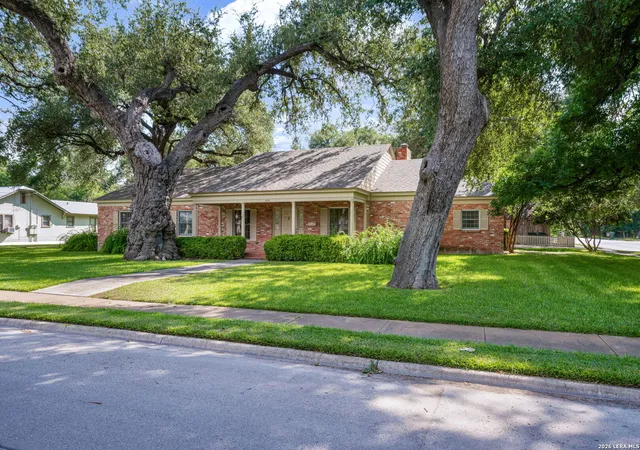 2nd image of 429 N High Street, Uvalde, TX 78801 | MLS# 2002695