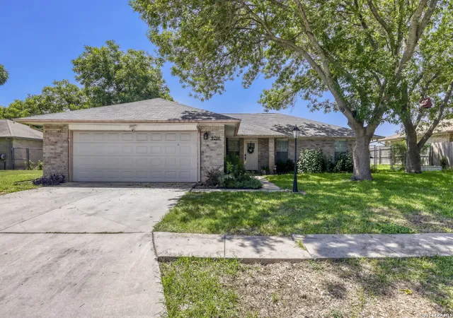 Photo 1 of Single family home for sale at 9210 Shadow Lawn Cir, Converse, TX 78109 | MLS# 2002708 | Listing updated on 2026-09-30