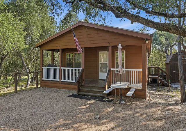 3rd image of 407 Las Hadas, Spring Branch, TX 78070 | MLS# 2002716