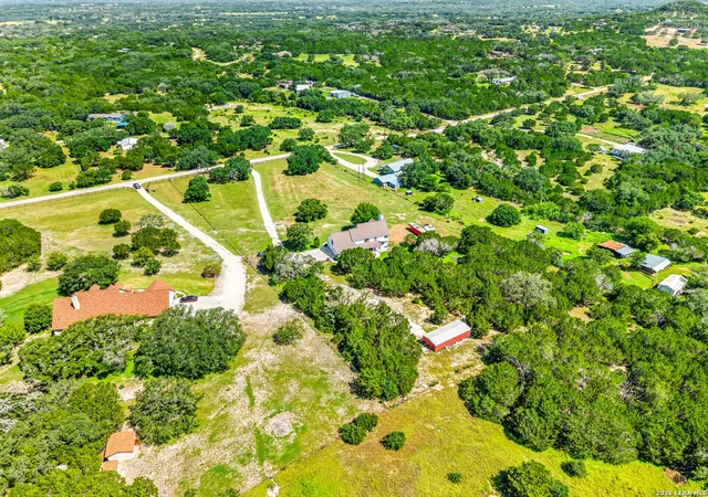 33rd image of 616 Green Oak Dr, Pipe Creek, TX 78063 | MLS# 2002750