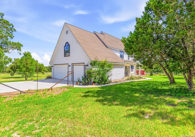 4th image of 616 Green Oak Dr, Pipe Creek, TX 78063 | MLS# 2002750