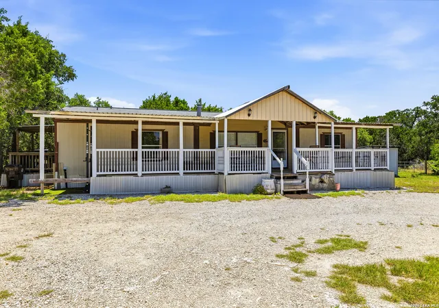 4th image of 885 Brushy Creek Dr, Lakehills, TX 78063 | MLS# 2002753