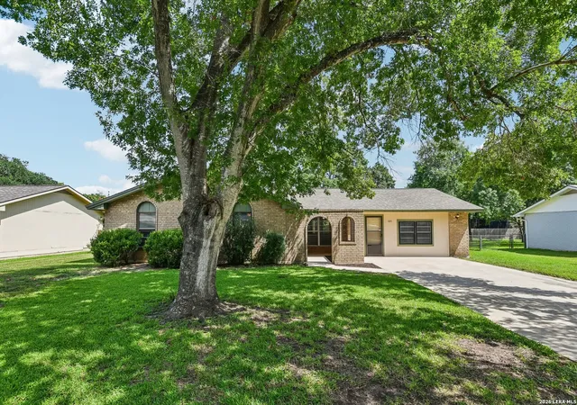 Photo 1 of Single family home for sale at 1641 Driftwood Dr, Seguin, TX 78155 | MLS# 2002767 | Listing updated on 2026-09-21