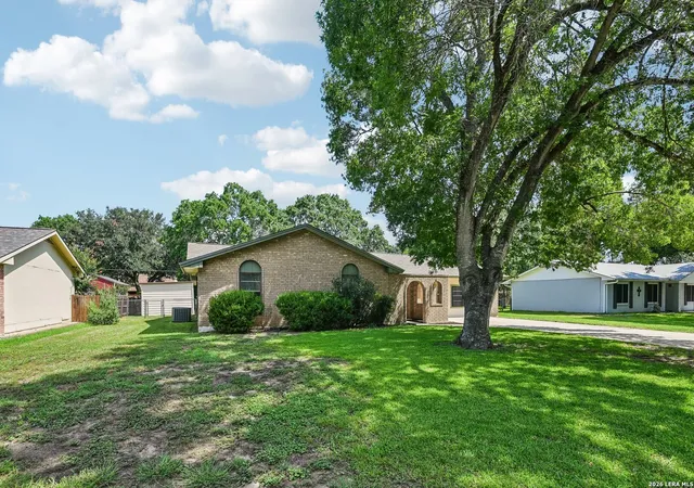 Photo 3 of Single family home for sale at 1641 Driftwood Dr, Seguin, TX 78155 | MLS# 2002767 | Listing updated on 2026-09-21