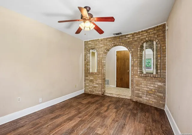 Photo 4 of Single family home for sale at 1641 Driftwood Dr, Seguin, TX 78155 | MLS# 2002767 | Listing updated on 2026-09-21