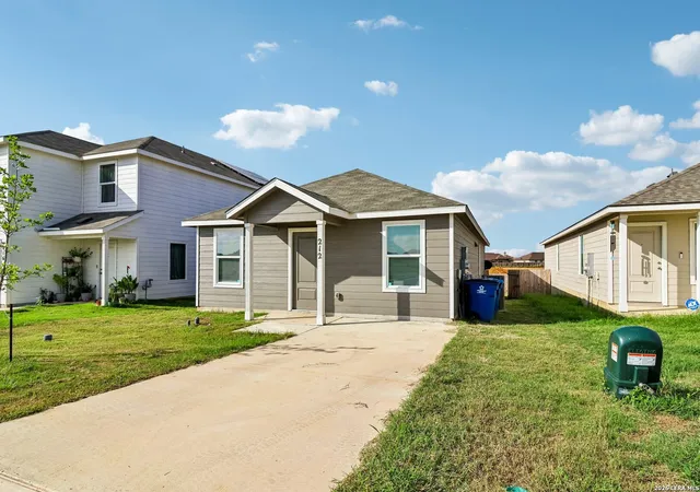 Photo 1 of Single family home for sale at 212 Cowboy Rdg, Pleasanton, TX 78064 | MLS# 2002771 | Listing updated on 2026-08-03