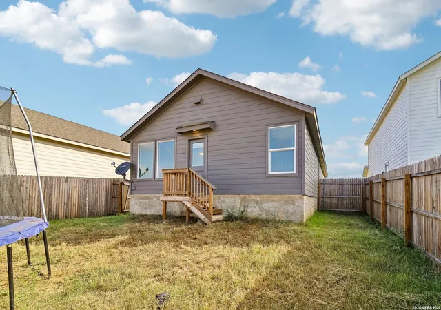 Photo 3 of Single family home for sale at 212 Cowboy Rdg, Pleasanton, TX 78064 | MLS# 2002771 | Listing updated on 2026-08-03