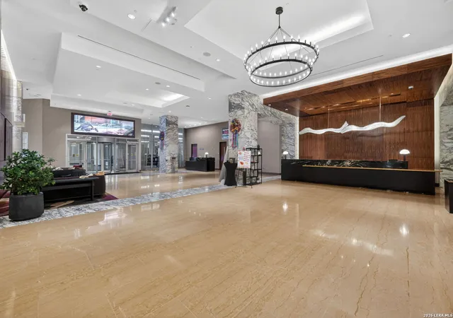 Listing Photo 4 - Condo for sale in building located at 610 E Market St, San Antonio, TX 78205 - Unit #UNIT 2605