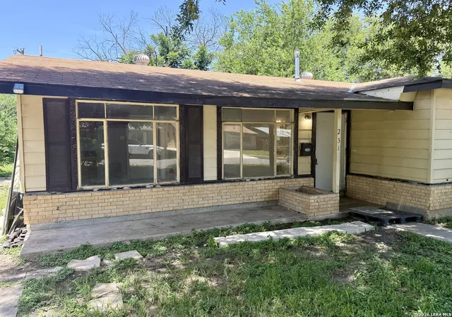 Photo 2 of Single family home for sale at 231 W Jewell, San Antonio, TX 78226 | MLS# 2002795 | Listing updated on 2026-09-22