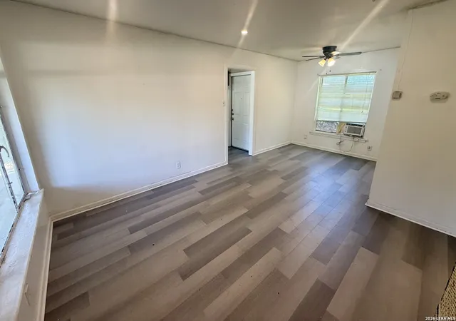 Photo 4 of Single family home for sale at 231 W Jewell, San Antonio, TX 78226 | MLS# 2002795 | Listing updated on 2026-10-07
