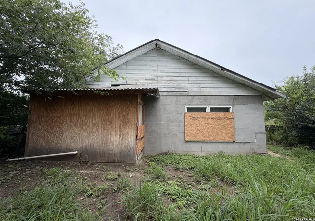Photo 2 of Single family home for sale at 2104 S Navidad St, San Antonio, TX 78207 | MLS# 2002802 | Listing updated on 2026-09-10