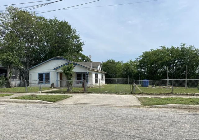 4th image of 1315 Monterey St, San Antonio, TX 78207 | MLS# 2002815
