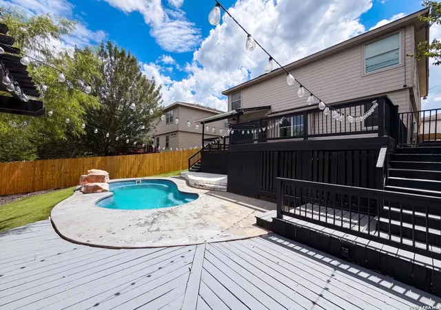 Photo 4 of Single family home for sale at 10602 Springwood Sq, Universal City, TX 78148 | MLS# 2002834 | Listing updated on 2026-09-29