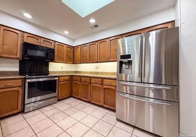 Photo 2 of Sale Pending at 1930 Shadow Park St, San Antonio, TX 78232 | MLS# 2002839 | Listing updated on 2026-09-19