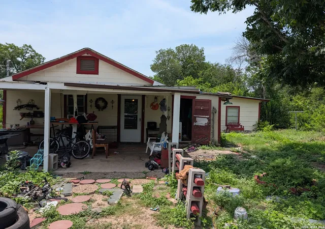 Photo 1 of Single family home for sale at 513 Rice Rd, San Antonio, TX 78220 | MLS# 2002856 | Listing updated on 2026-08-04