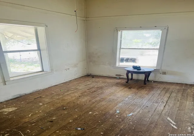 11th image of 323 N Camp, Uvalde, TX 78801 | MLS# 2002868