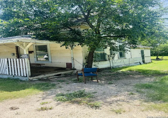 2nd image of 323 N Camp, Uvalde, TX 78801 | MLS# 2002868