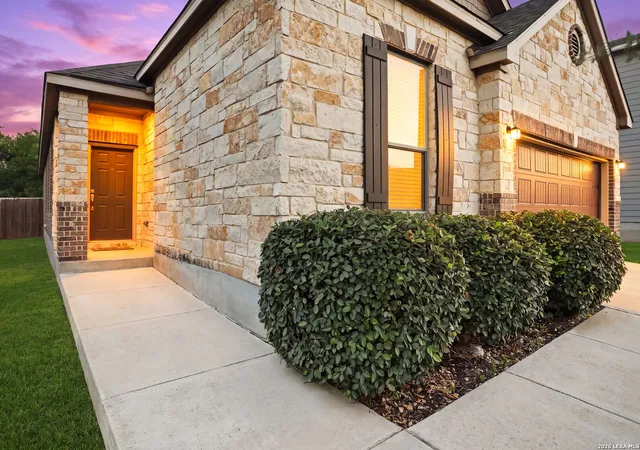 Photo 2 of Single family home for sale at 3435 Jefferson Dr, New Braunfels, TX 78132 | MLS# 2002869 | Listing updated on 2026-09-15