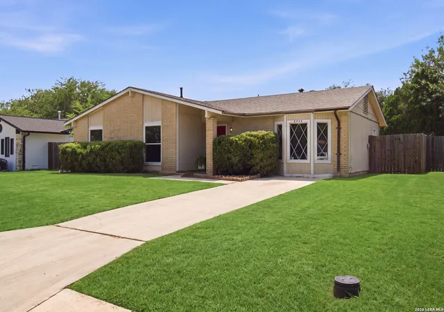 2nd image of 5943 Cliff Valley Dr, San Antonio, TX 78250 | MLS# 2002878
