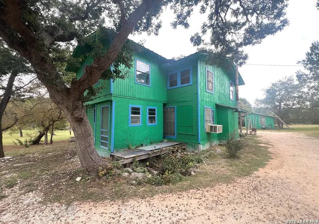 Photo 2 of Single family home for sale at 230 Teague Rd, Kerrville, TX 78028 | MLS# 2002883 | Listing updated on 2026-09-17
