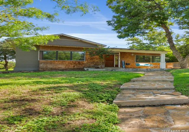 2nd image of 201 Chichester Pl, Alamo Heights, TX 78209 | MLS# 2002889