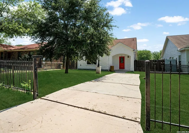Photo 3 of Single family home for sale at 222 Tesla Dr, San Antonio, TX 78228 | MLS# 2002895 | Listing updated on 2026-09-08