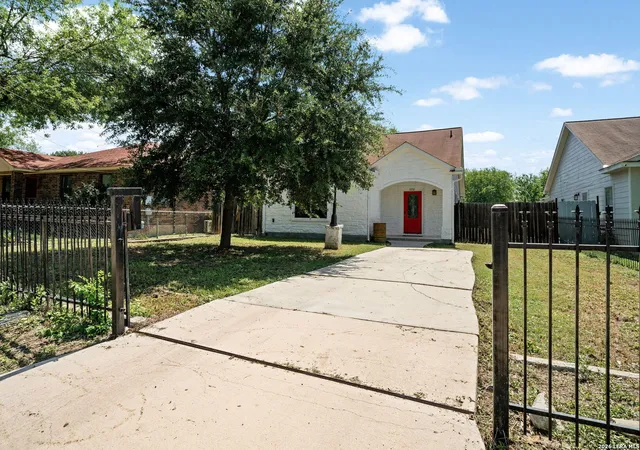 Photo 3 of Single family home for sale at 222 Tesla Dr, San Antonio, TX 78228 | MLS# 2002895 | Listing updated on 2026-09-08