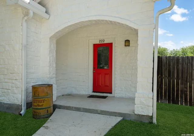 Photo 4 of Single family home for sale at 222 Tesla Dr, San Antonio, TX 78228 | MLS# 2002895 | Listing updated on 2026-09-08