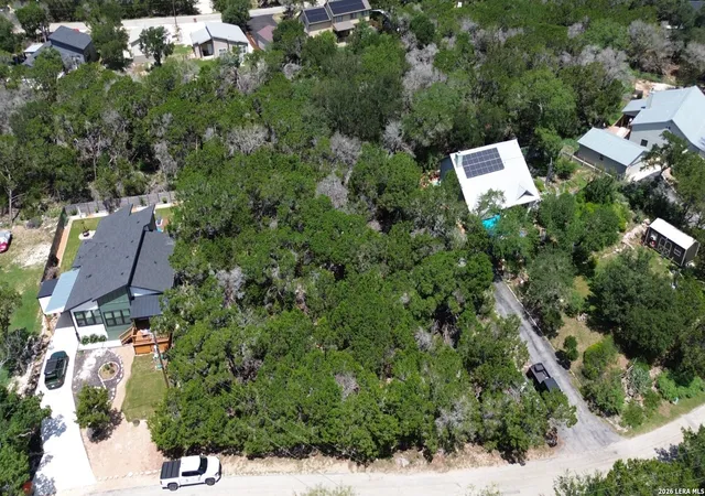 2nd image of 1660 Winding Creek Trl, Spring Branch, TX 78070 | MLS# 2002907