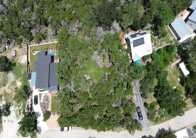 2nd image of 1672 Winding Creek Trl, Spring Branch, TX 78070 | MLS# 2002908