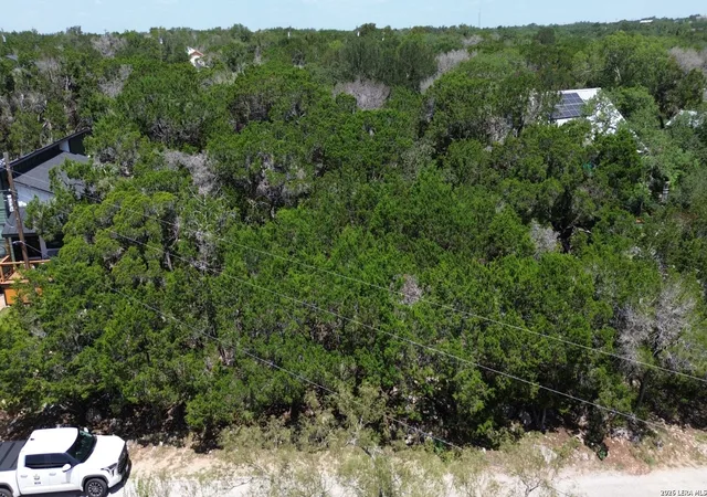 Photo 4 of Sale Pending at 1672 Winding Crk Trl, Spring Branch, TX 78070 | MLS# 2002908 | Listing updated on 2026-08-13