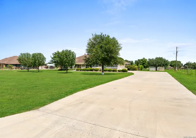 Photo 3 of Single family home for sale at 1143 Cody Ln, Marion, TX 78124 | MLS# 2002919 | Listing updated on 2026-09-10