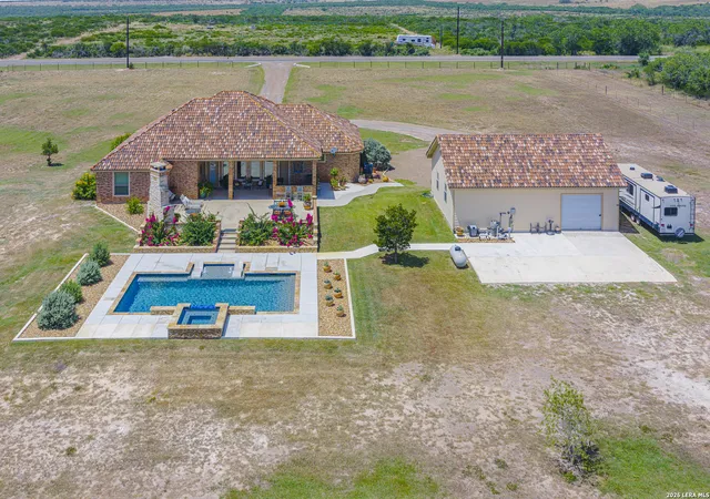 41st image of 4881 Fm 798, Kenedy, TX 78119 | MLS# 2002924