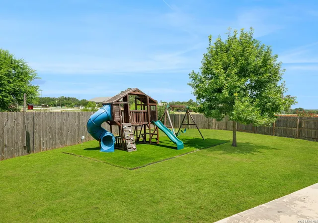 4th image of 140 Jolie Cir, Boerne, TX 78015 | MLS# 2002951