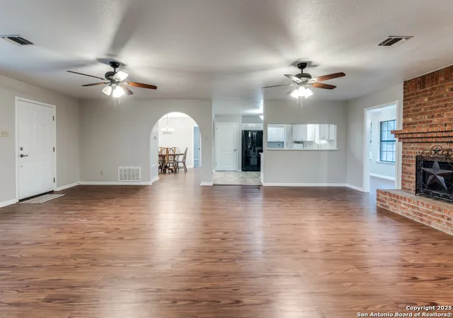 4th image of 315 Simon Rd, Pleasanton, TX 78064 | MLS# 2002963