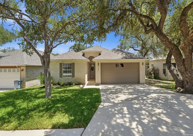 Photo 2 of Single family home for sale at 208 Bonner Blvd, New Braunfels, TX 78130 | MLS# 2002978 | Listing updated on 2026-08-13
