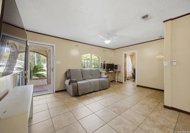 Photo 4 of Single family home for sale at 422 Arrow Point Ct, San Antonio, TX 78227 | MLS# 2002982 | Listing updated on 2026-10-27
