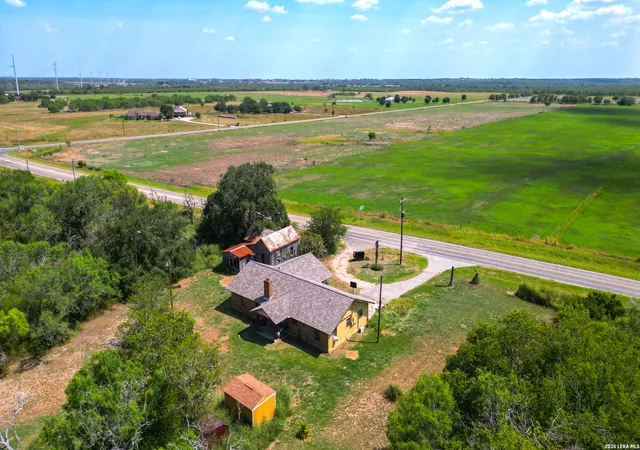 Photo 3 of Single family home for sale at 150 Fm 1303, Floresville, TX 78114 | MLS# 2002992 | Listing updated on 2026-09-09