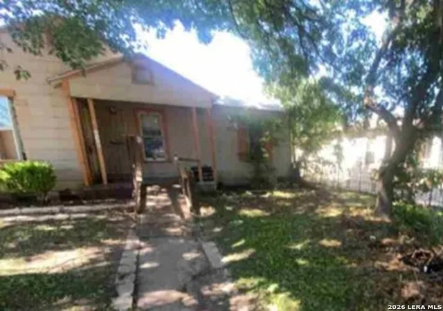 Photo 1 of Sale Pending at 638 W Olmos Dr, San Antonio, TX 78212 | MLS# 2002995 | Listing updated on 2026-08-31