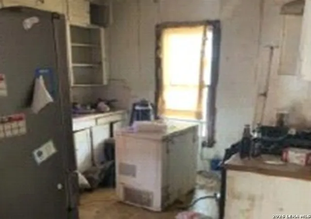 Photo 4 of Sale Pending at 638 W Olmos Dr, San Antonio, TX 78212 | MLS# 2002995 | Listing updated on 2026-08-31