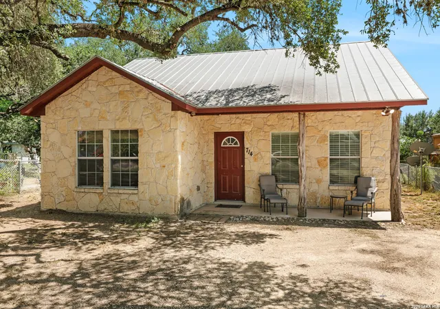 2nd image of 714 Houston, Pleasanton, TX 78064 | MLS# 2002996