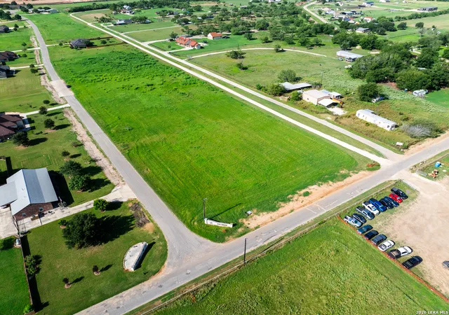 4th image of 114 County Road 684, Lytle, TX 78052 | MLS# 2003000