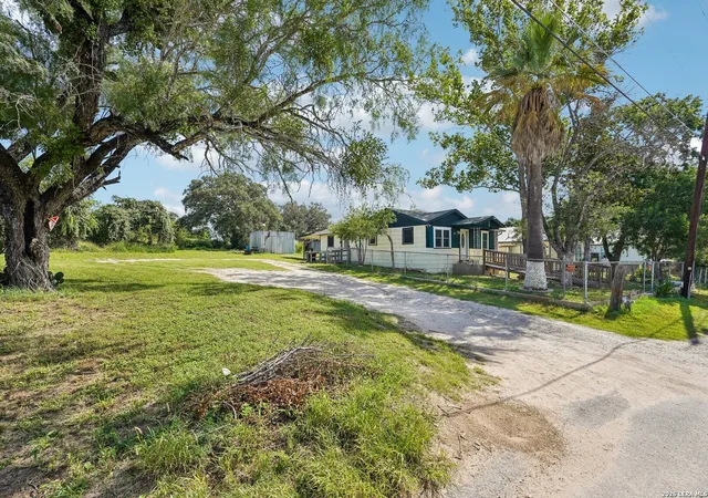 2nd image of 619 Webb Ave, Devine, TX 78016 | MLS# 2003001
