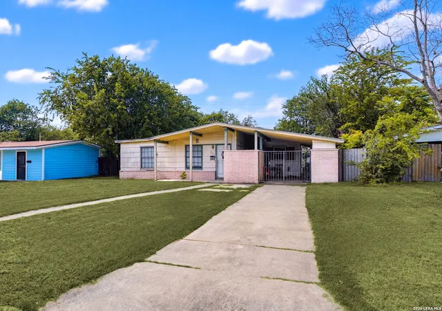 Photo 2 of Single family home for sale at 242 Brettonwood Dr, San Antonio, TX 78218 | MLS# 2003002 | Listing updated on 2026-09-11