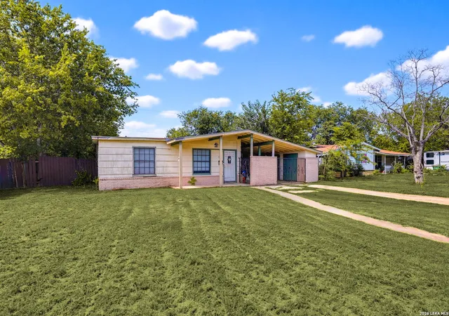 Photo 3 of Single family home for sale at 242 Brettonwood Dr, San Antonio, TX 78218 | MLS# 2003002 | Listing updated on 2026-09-11