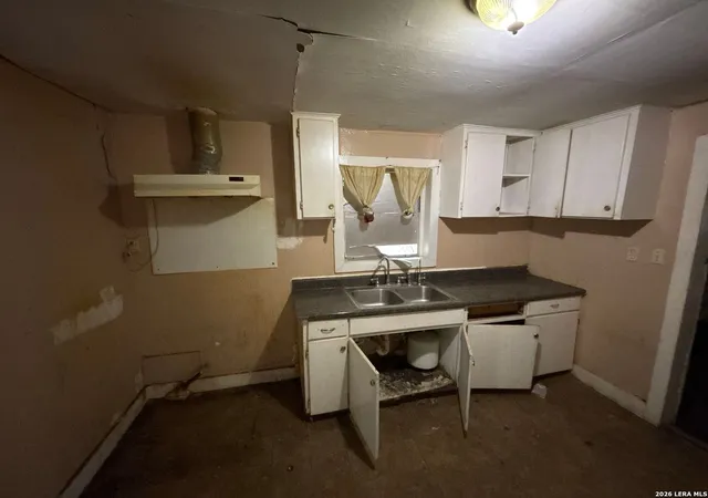 Photo 3 of Single family home for sale at 910 Green St, San Antonio, TX 78225 | MLS# 2003016 | Listing updated on 2026-08-04