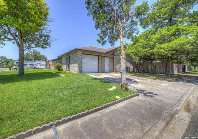 3rd image of 825 Pecan Dr, Schertz, TX 78154 | MLS# 2003019